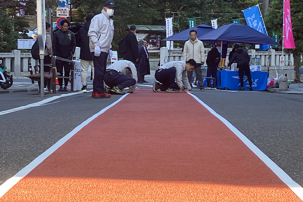 レーンラインの設置作業