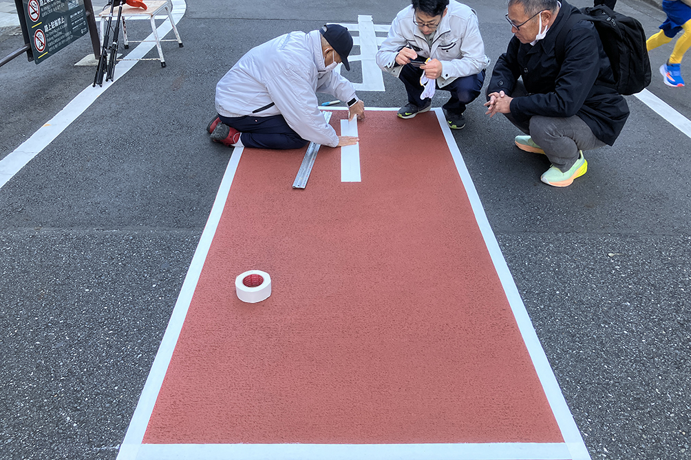 コースナンバーの設置作業