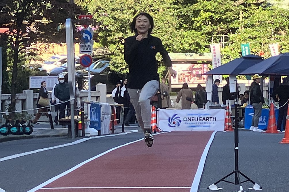 東京大神宮通り20m25cmかけっこトライの様子