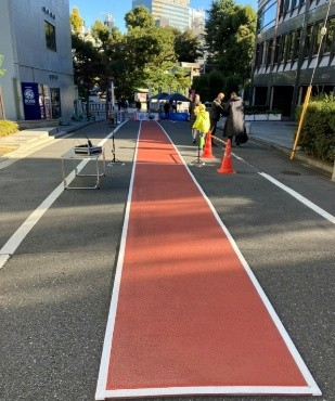 仮設式ウレタン走路の設置状況
